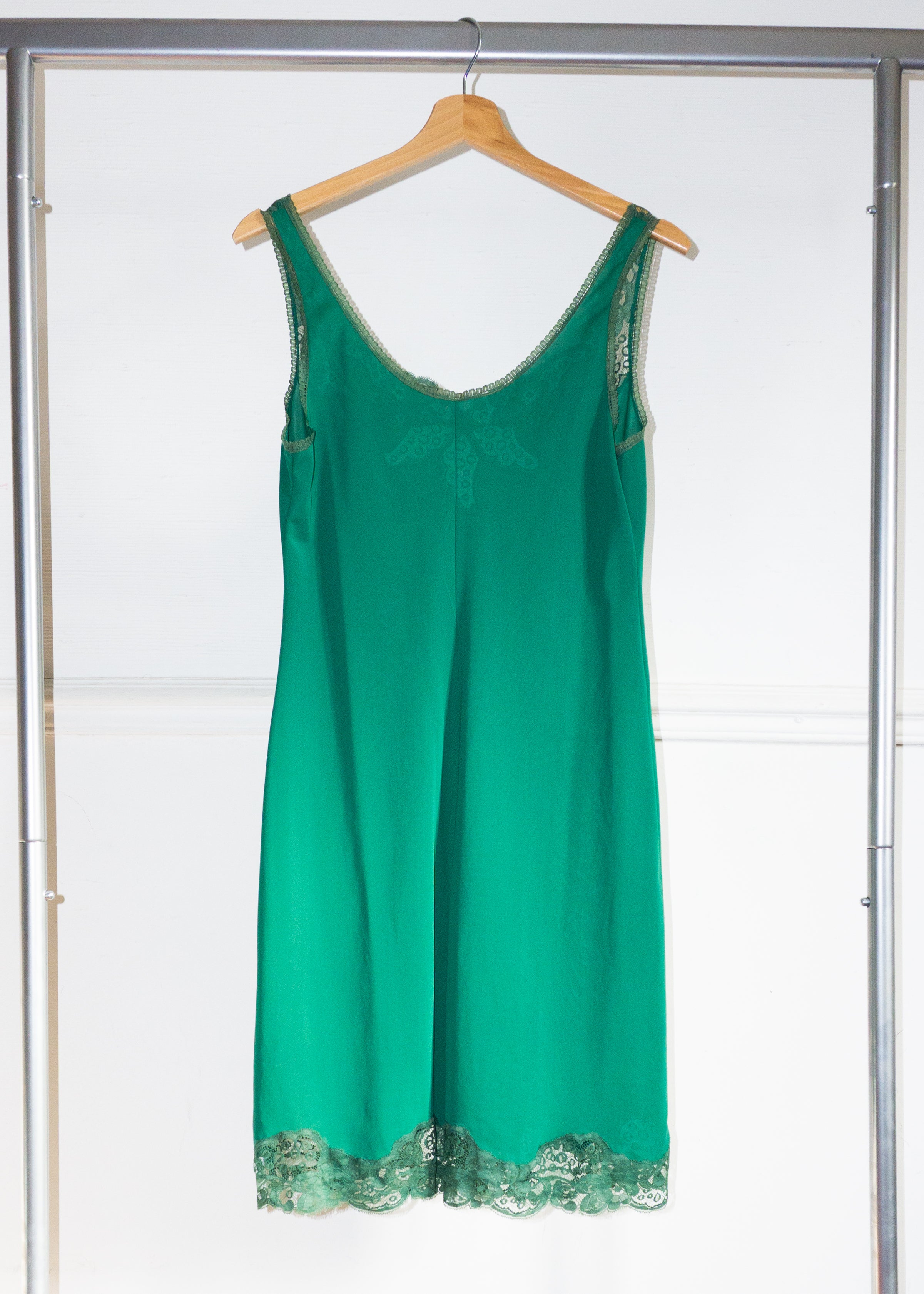 Nuisette Verte à Dentelle T.36