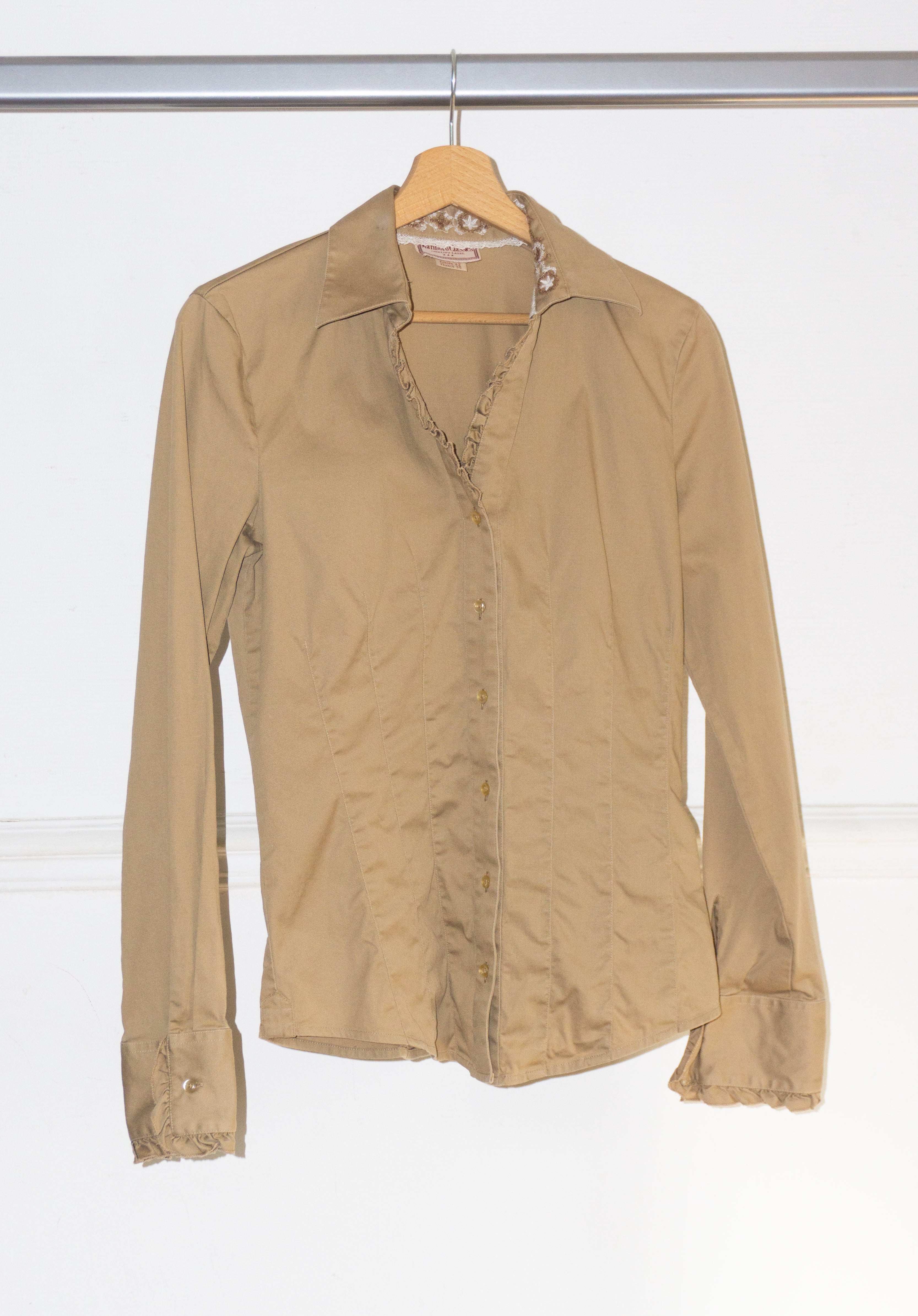 Chemise Cintrée à Petits Froufrous T.38